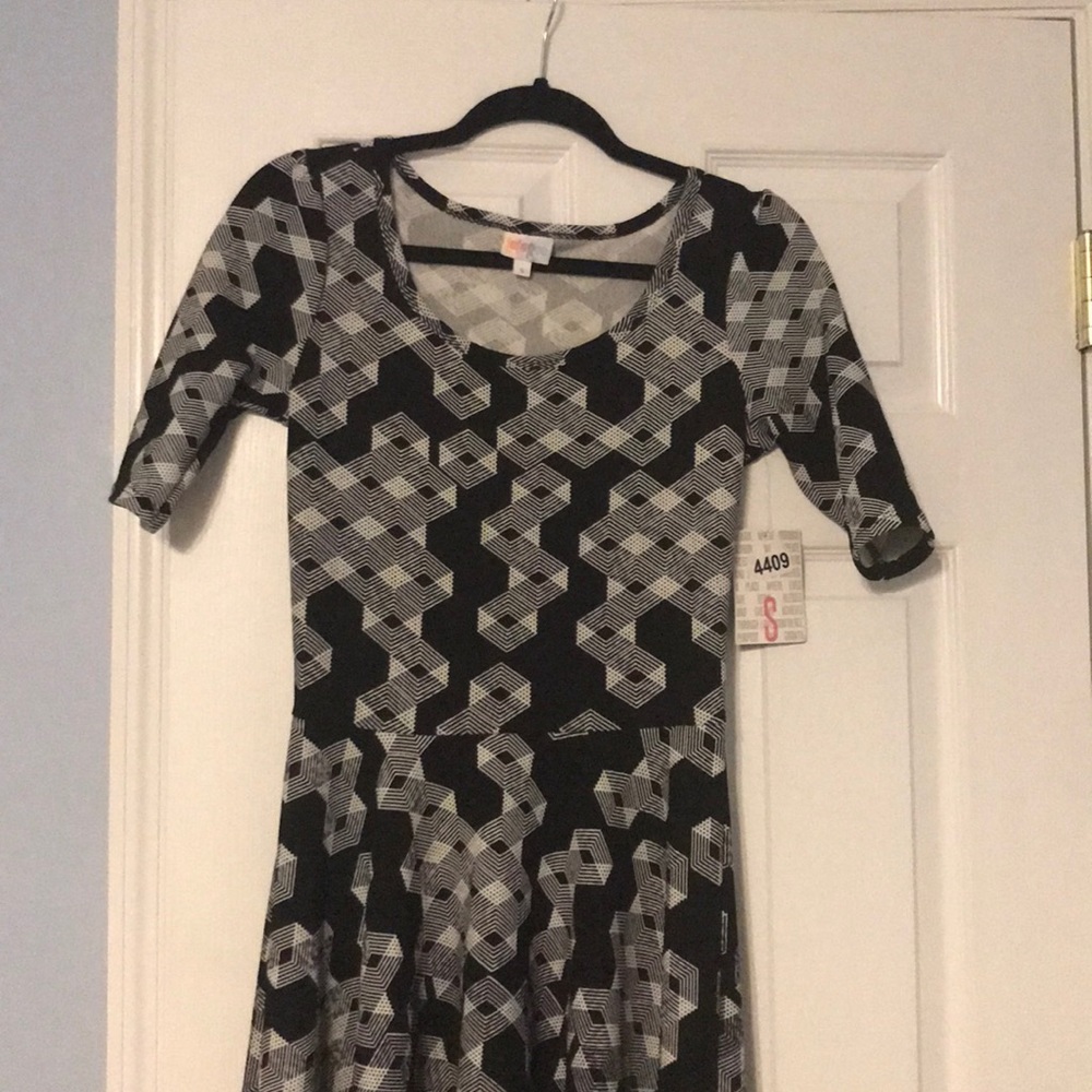 Lularoe Nicole Dress Black and White Design